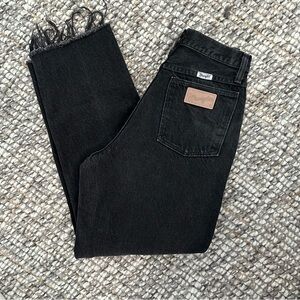 SOLD (DP) VINTAGE High waist Woman’s cut Wrangler jeans